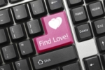 5 riesgos de buscar pareja por Internet