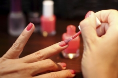 6 colores de esmalte que toda mujer debe tener