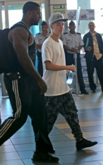 Acusan a Justin Bieber de ordenar a sus guardaespaldas que agredieran a un fotógrafo