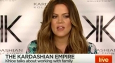 Acusan a Khloe Kardashian de cortar una entrevista por recibir preguntas sobre North West