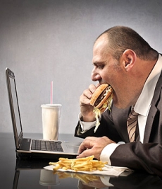 ¿Afecta el sobrepeso y la obesidad en el crecimiento de tu carrera profesional?.