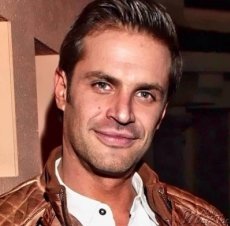¿Agresivo? Reportera asegura que Mark Tacher la golpeó