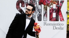Aleks Syntek presume su 'Romántico Desliz'.