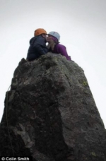 Alpinista muere tras pedirle matrimonio a su novia en la cima de una montaña
