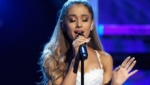¡Ariana Grande se pone diva en evento contra el cáncer!
