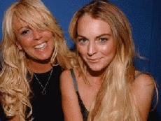 Arrestan a madre de Lindsay Lohan por conducir borracha