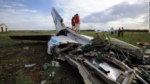 Avión se desploma en Ucrania y el gobierno dice que fue derribado por misil desde Rusia.