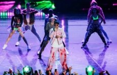 Bad Bunny hace historia en la lista Billboard 200 con la primera posición