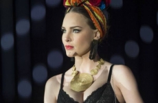 Belinda fue golpeada por fan