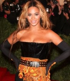 Beyoncé felicita a Kim por nacimiento de hija