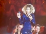 Beyoncé hace FaceTime con un fan durante un concierto