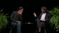 Brad Pitt tuvo escupió a Zach Galifianakis luego de una broma sobre Jennifer Aniston y Friends