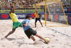 Brasil termina tercero en Mundial de fútbol playa 'Tahití 2013'