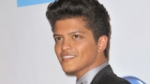 ¡Bruno Mars dedica canción a niña que se salvó gracias a su música!