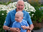 Bush se rapó para apoyar a niño con leucemia