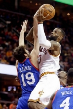 Cavaliers sufrió para vencer a 76ers