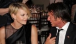 Charlize Theron y Sean Penn... miradas que hablan por sí solas