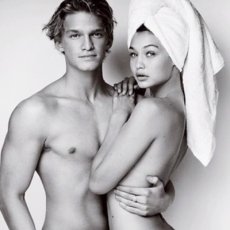 ¿Cómo lucen Cody Simpson y Gigi Hadid al salir de la ducha?