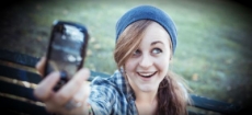 Crean espejo para tomar selfies automáticas