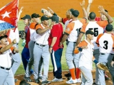 Cuba derrota a PR y sigue con vida; Venezuela vence a Dominicana