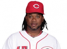 Cueto lanza joya y Rojos vencen a Cardenales