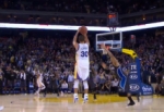 Curry con 128 juegos consecutivos con al menos un triple encestado