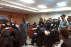 Decenas de abogados piden suspensión de audiencia caso Bahía de las Águilas.