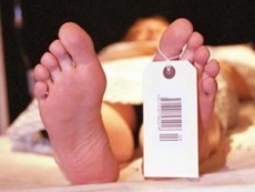 Descubren con vida en la morgue de un hospital a una mujer dada por muerta