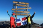 Dominicanos de 16 y 19 años llegan a cima del monte Kilimanjaro