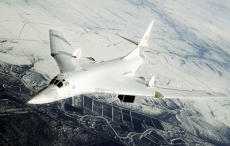 Dos potentes bombarderos supersónicos rusos aterrizan en Venezuela