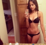 Eiza González festeja la primavera con sexy bikini