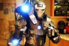 Ejército de Estados Unidos planea desarrollar una armadura tipo Iron Man.