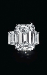 ¡El anillo de compromiso de Kim Kardashian vendido por 749.000 dólares!
