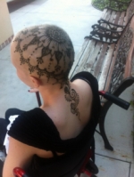 El Cáncer les quitó su cabello.Pero este antiguo arte les está ayudando a recuperar su amor propio.
