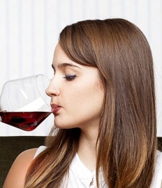 El consumo leve de alcohol también perjudica la salud.