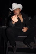 ¡El hermano de Jenni Rivera sufrió un accidente de avión!
