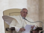 El papa pide perdón por abusos sexuales de sacerdotes.