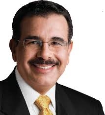 El presidente Danilo Medina dispuso la entrega de 31 yipetas a igual números de gobernadores