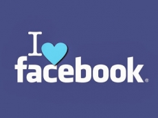 El sexo y el amor: prioridades de los hombres y mujeres en Facebook.