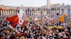 El Vaticano quiere movilizar a los jóvenes para la canonización de los dos Papas