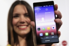 Este es el Ascend P7, el nuevo smartphone de 6,5 mm concebido para los “selfies”.