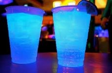 Estudio demuestra el peligro de combinar bebidas “energizantes” y alcohol