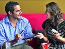 Estudio revela que los hombres prefieren a mujeres que pagan las citas