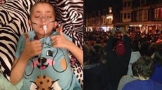 Fallece la pequeña que congregó a miles de personas para cantarle villancicos