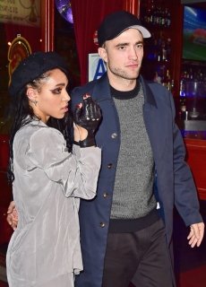 FKA Twigs asegura que salir con Robert Pattinson vale la pena pese al acoso de los haters