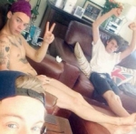 FOTO: Harry Styles aparece desnudo en redes sociales