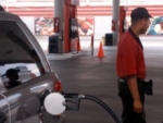 Gobierno congela precio de los combustibles