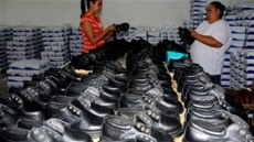 Gobierno entrega desde hoy uniformes a 600,000 alumnos