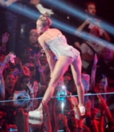 ¡Gracias Miley! Ahora 'twerk' va al diccionario