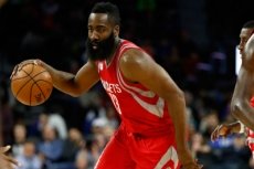 Harden sigue líder de la anotación en la NBA